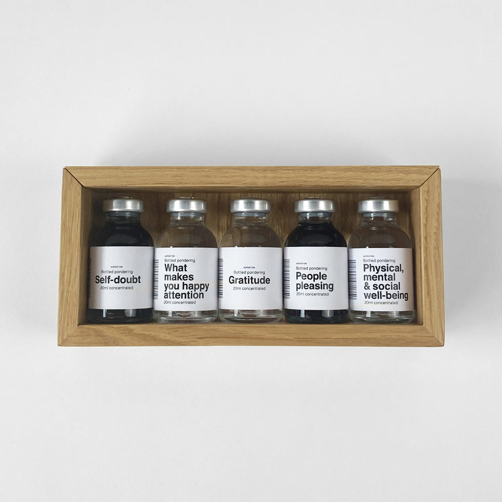 Oak wood display for 5 bottles